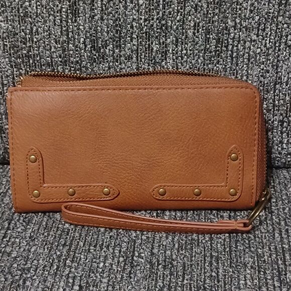 Universal Thread Handbags - UNIVERSAL THREADS Brown Camille Zip Wristlet Wallet